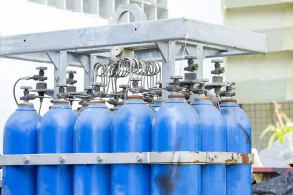 AdobeStock_258237314_gasmix Gas tanks