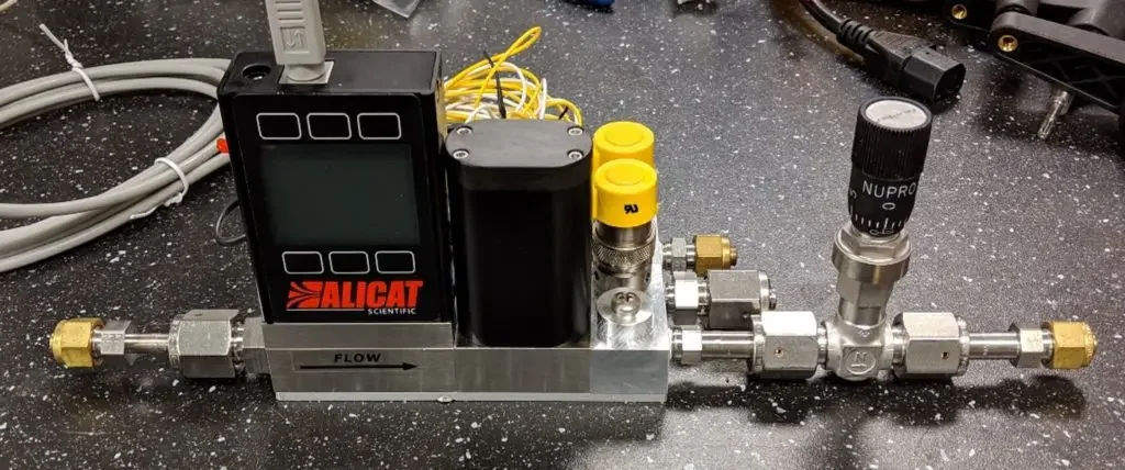 Alicat integrated vacuum pressure controller