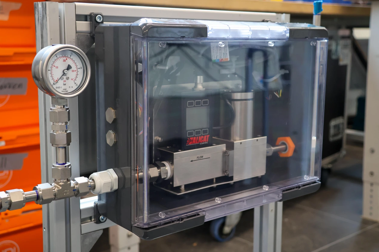 Alicat’s MCRQ unit mounted inside the Hydro Motion Team’s hydrogen control system.