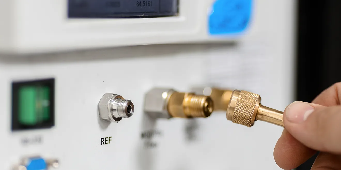 Photo of a pressure calibration and verification instrument