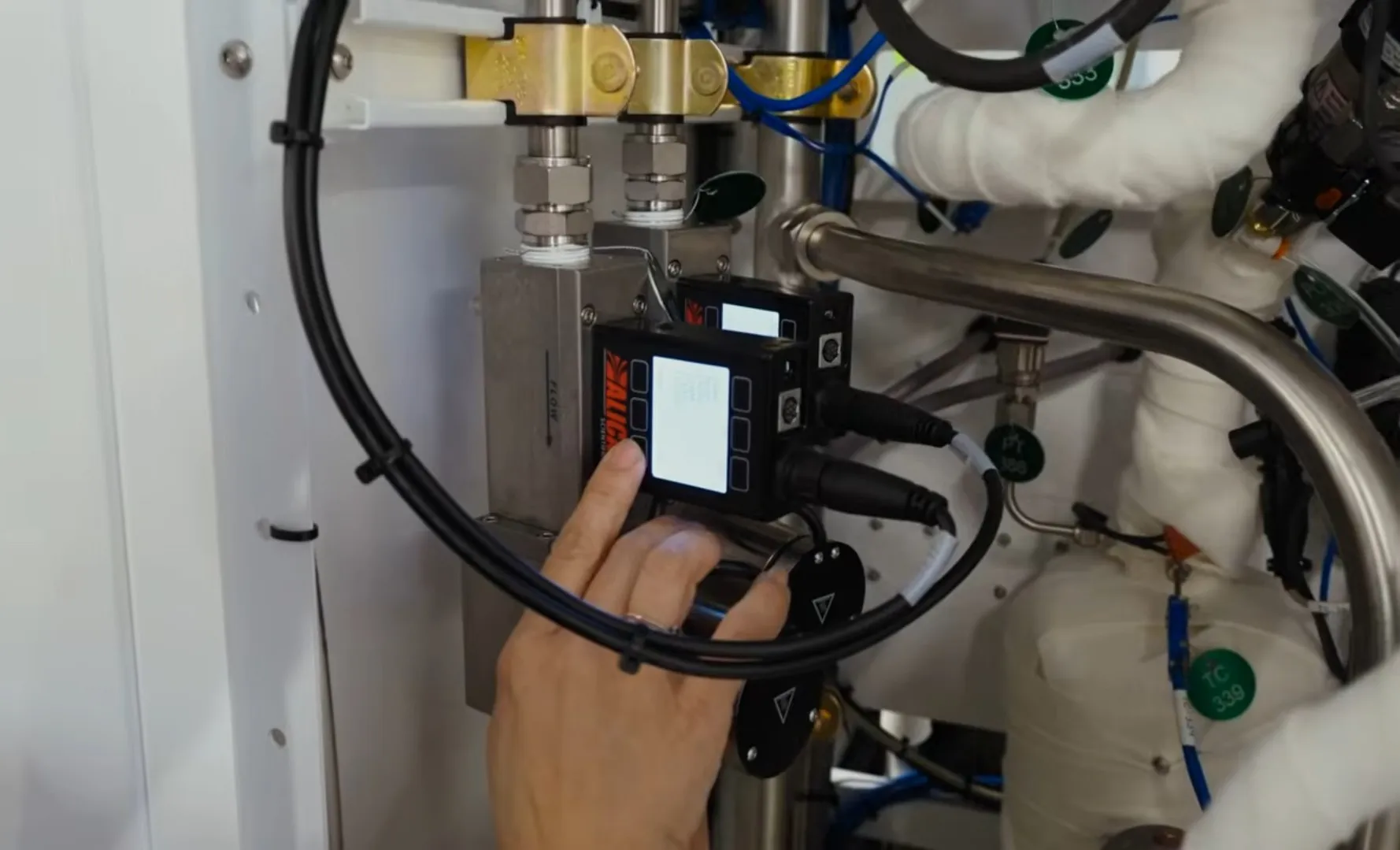Mass flow controller with touch control for hydrogen fuel cell testing